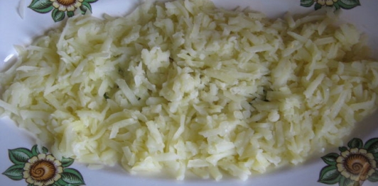 Салат "Ананас" из курицы, с орехами и сыром