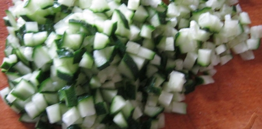 Салат "Ананас" из курицы, с орехами и сыром