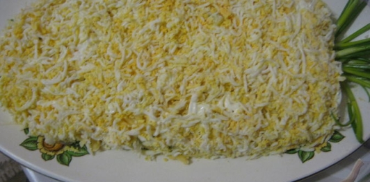 Салат "Ананас" из курицы, с орехами и сыром