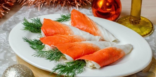Закуска-салат "Морковки" из крабовых палочек