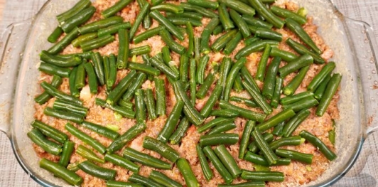 Запеканка с фаршем и стручковой фасолью